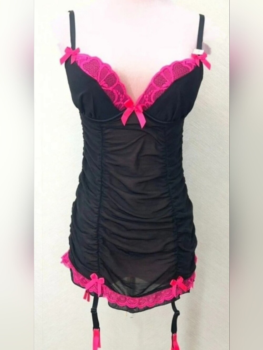 LA SENZA Y2K Vintage Black & Hot Pink Lace Chemise with Garter Straps